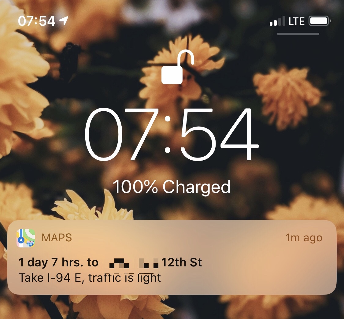 Siri Suggestion on lock screen to take day-long commute to work